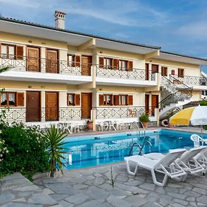  Ξενοδοχείο με διαμερίσματα Sarikas